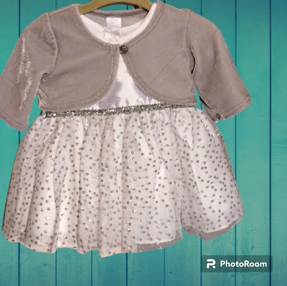 Baby dress 0-3 months.